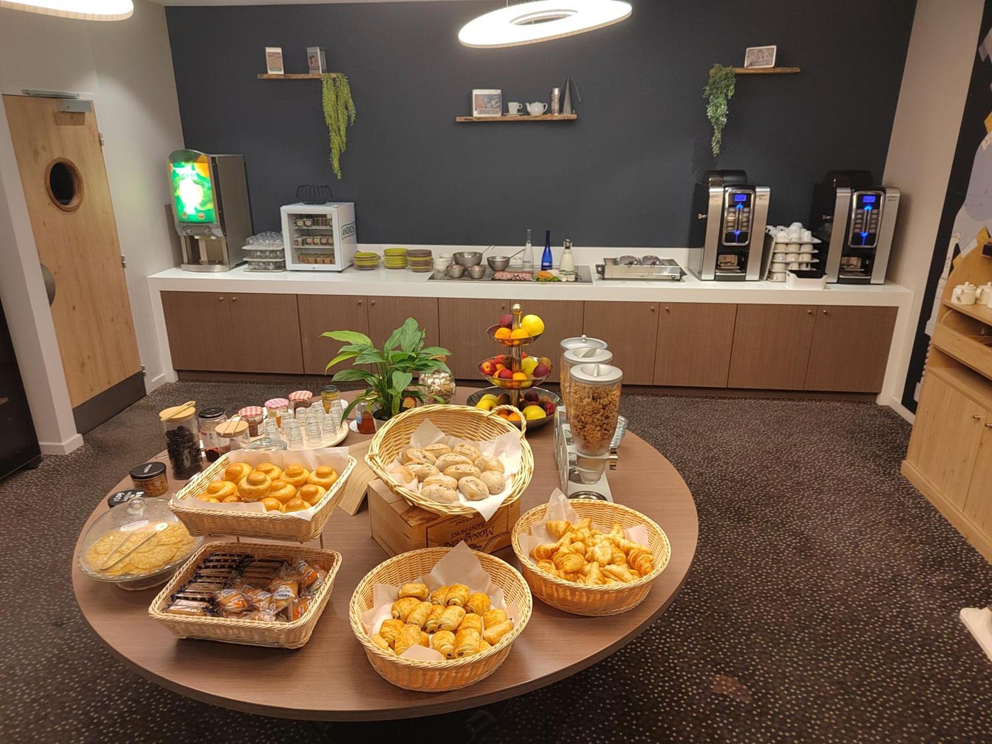Hostellerie Saint Vincent Beauvais Aeroport Экстерьер фото