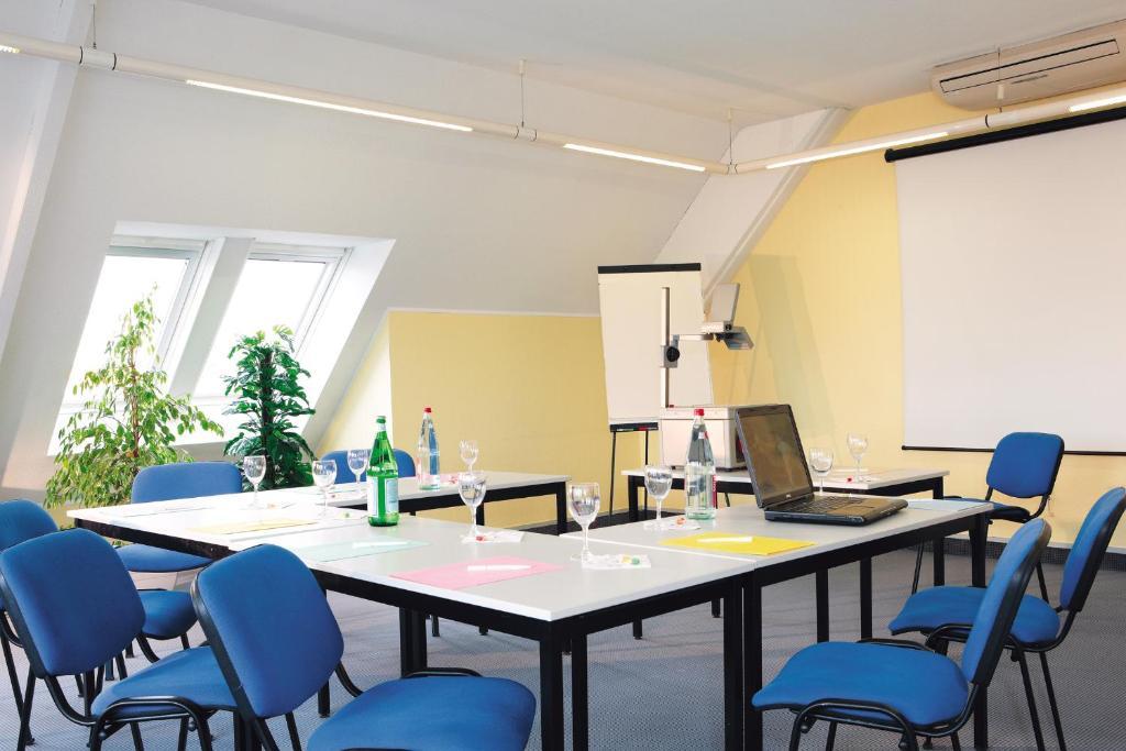 Hostellerie Saint Vincent Beauvais Aeroport Экстерьер фото