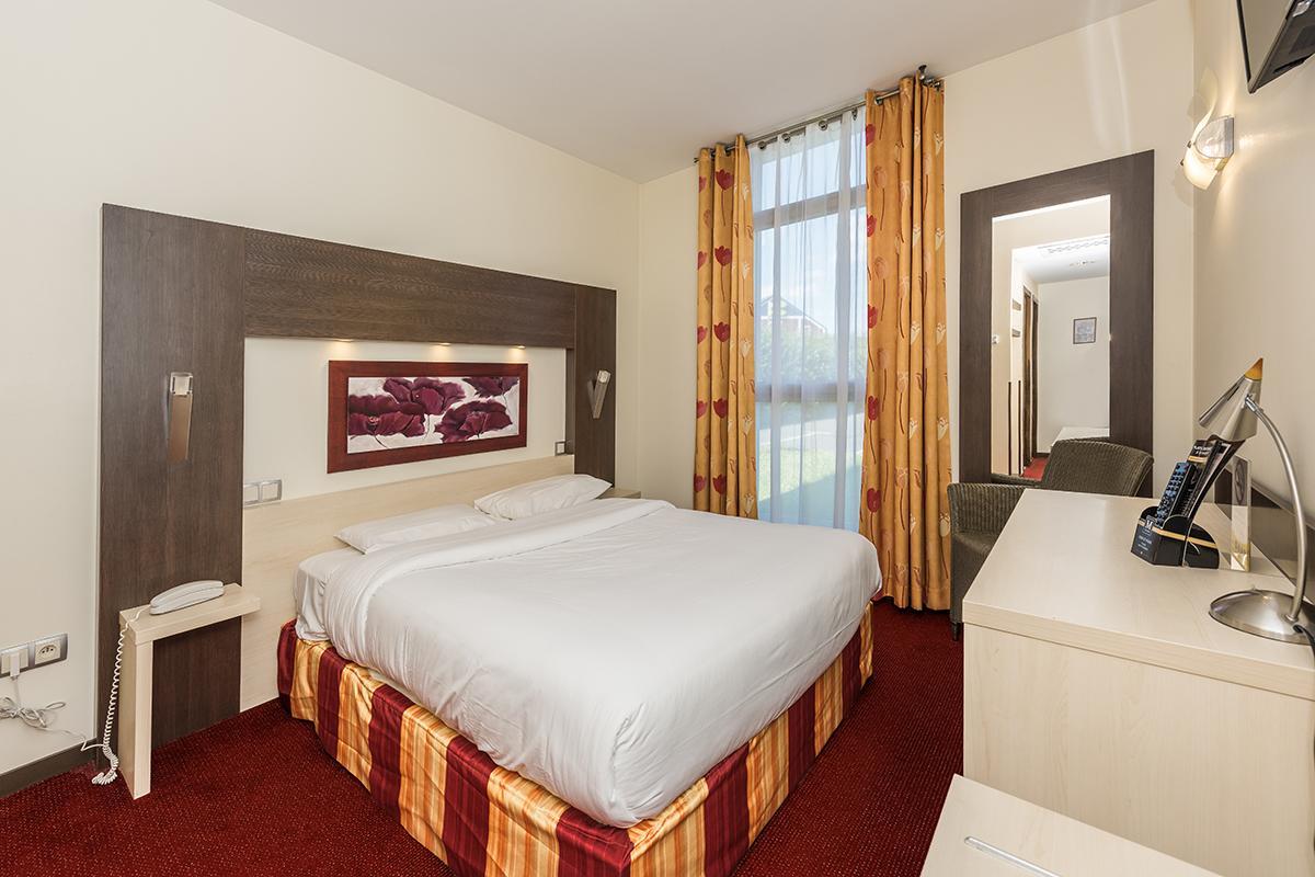 Hostellerie Saint Vincent Beauvais Aeroport Экстерьер фото